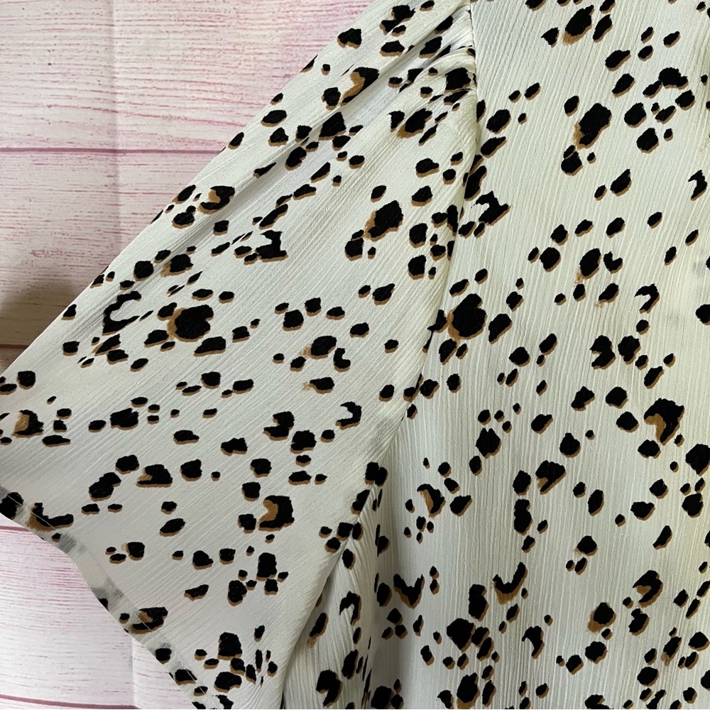 Nine West Animal Print Colors‎  Tie Front Ruffle Neck Blouse Size XL - Picture 5 of 7